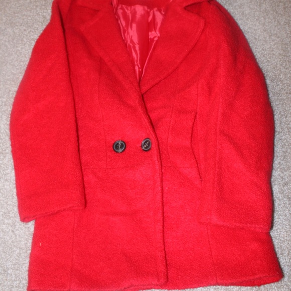 Red jacket - Picture 2 of 2